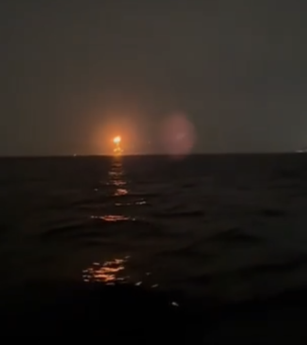 لا صحة لاستهداف سفينة بريطانية بالبحر الأحمر والفيديو قديم